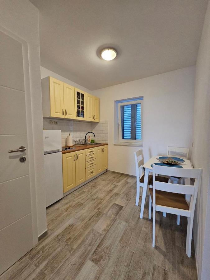 Apartman Lila Cunski Luaran gambar